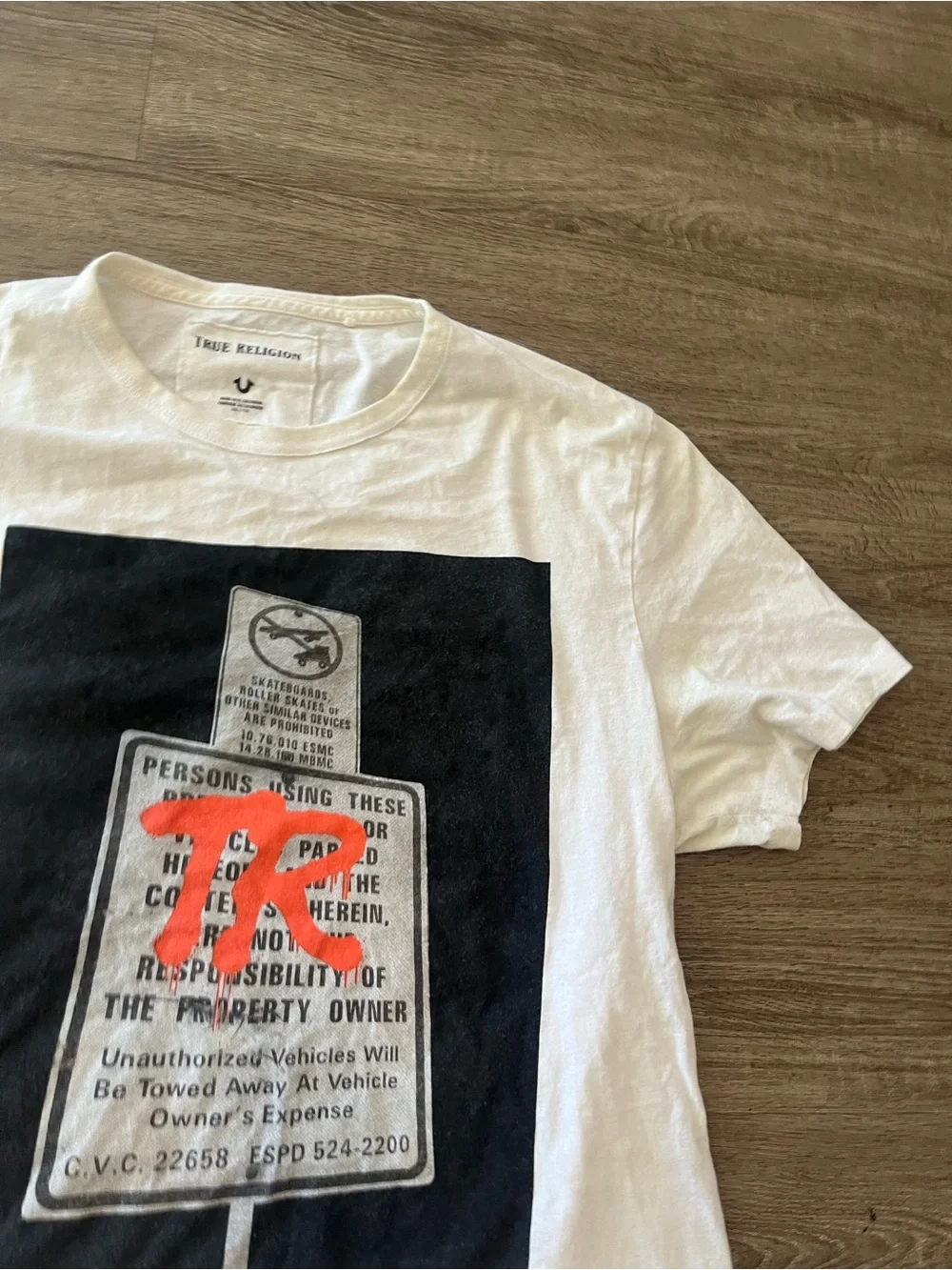 True Religion Shirt Mens XXL White Tow Away Sign TR Graffiti Graphic T Shirt